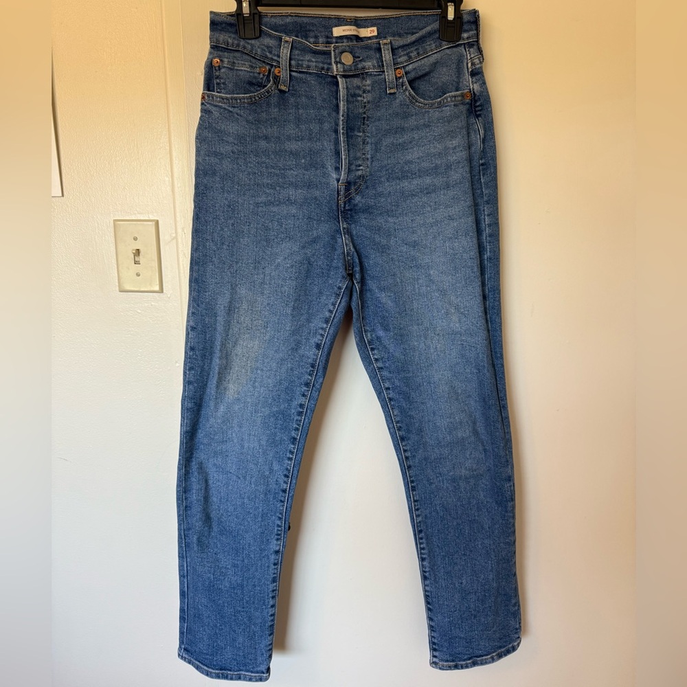 Levi’s Women’s Wedgie Straight Classic Blue Denim Jeans